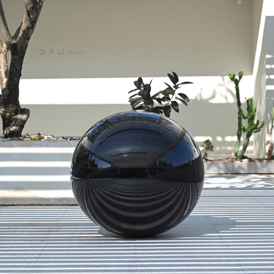 40in / Black